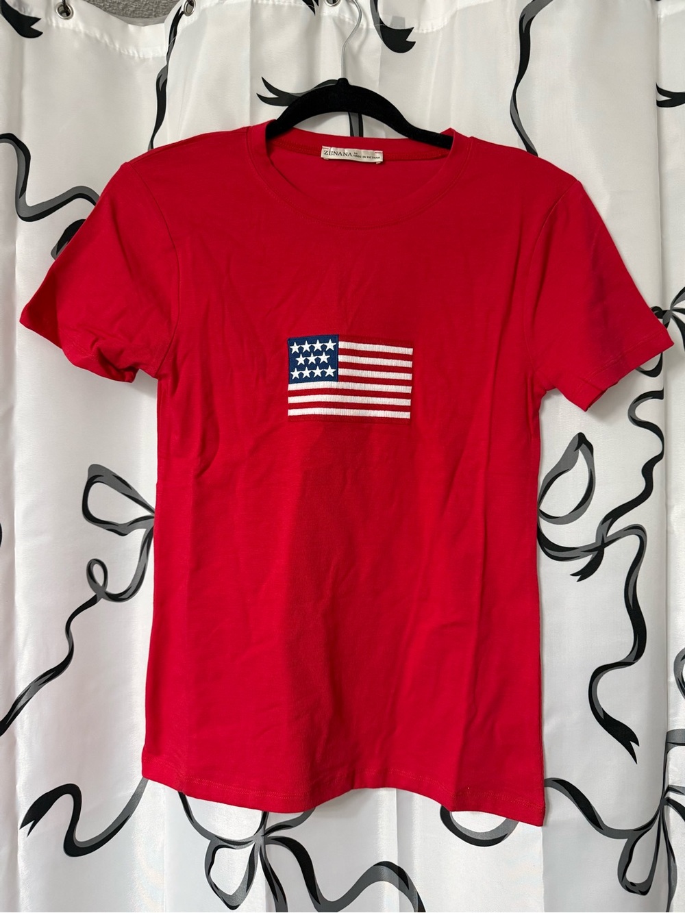 Zenana Red Flag Graphic T-Shirt, med